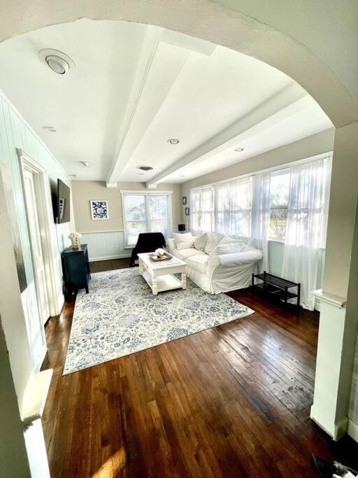 Cozy Sanctuary Minutes From The Bay And Beaches Tampa Exteriör bild
